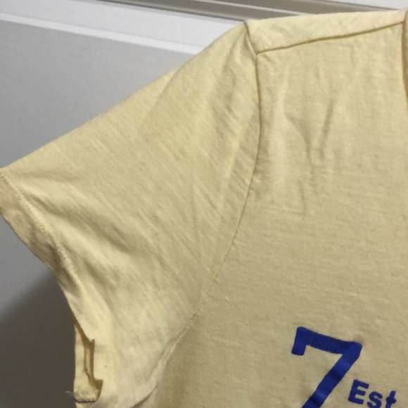 American Eagle Outfitters yellow short sleeved tee size large - Picture 4 of 6
